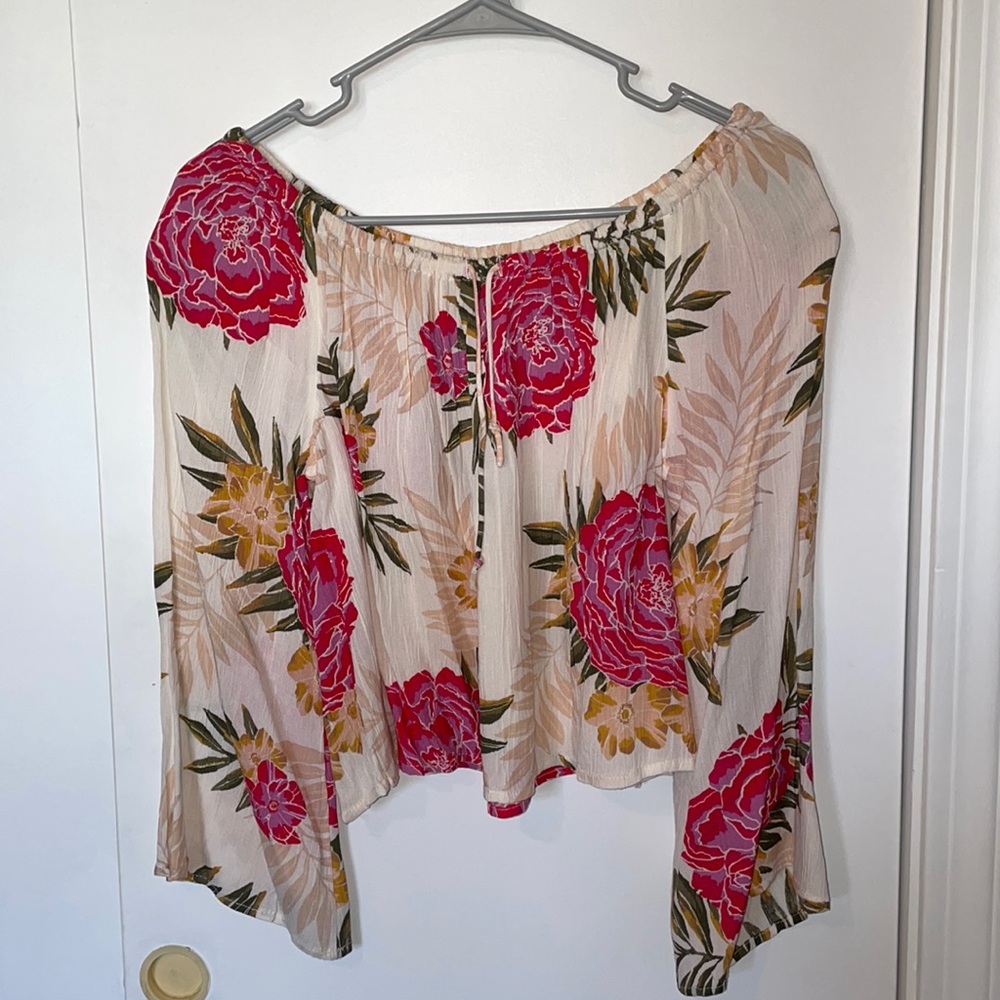 Billabong floral top